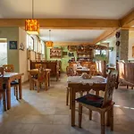 Rys Bed & Breakfast 3*